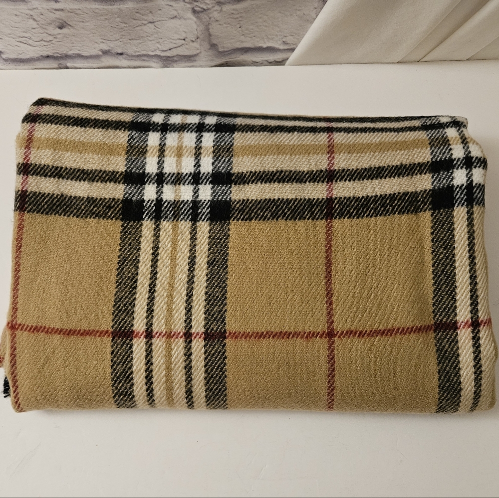 Burberry-Style Scarf / Shawl with Fringe - Picture 11 of 12